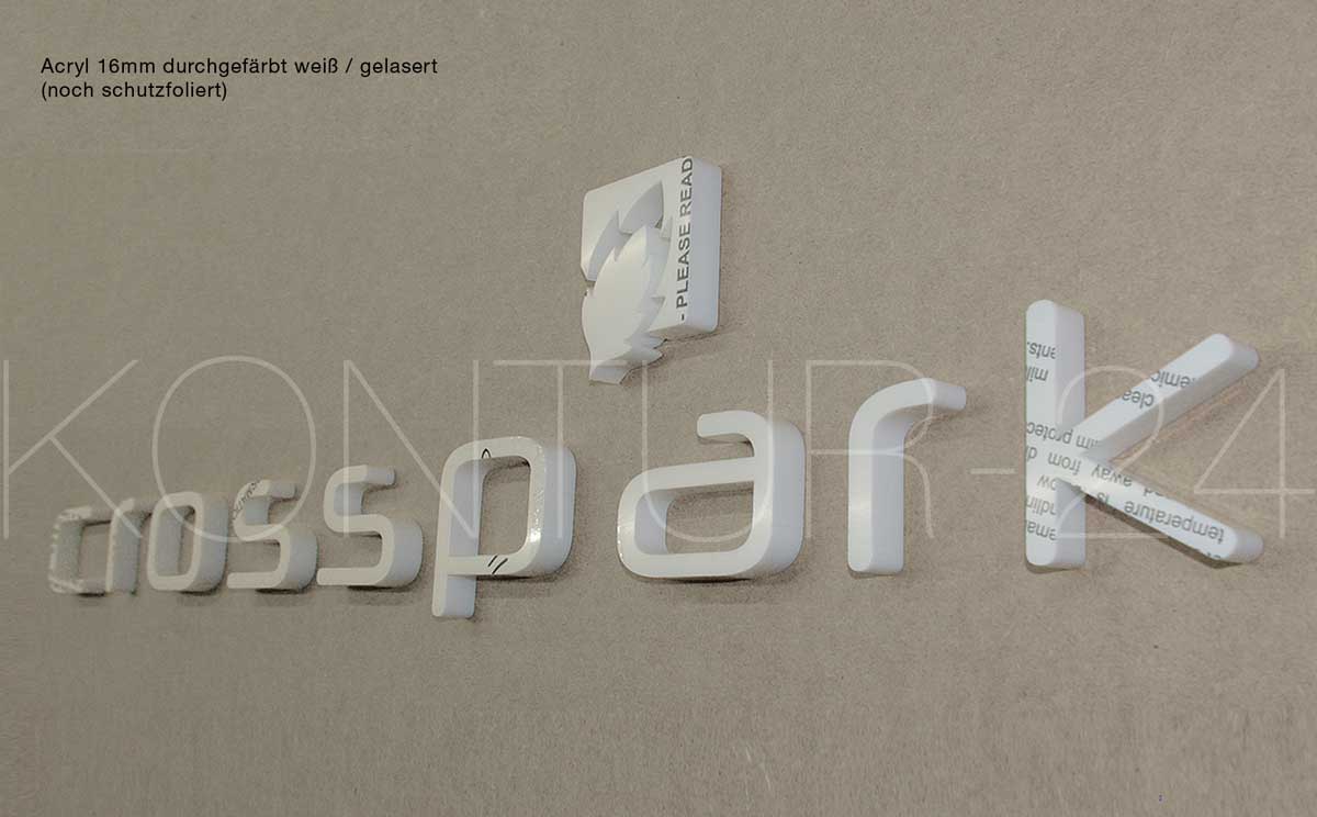 3D Acrylbuchstaben 16mm durchgefärbt weiß gelasert - noch schutzfoliert