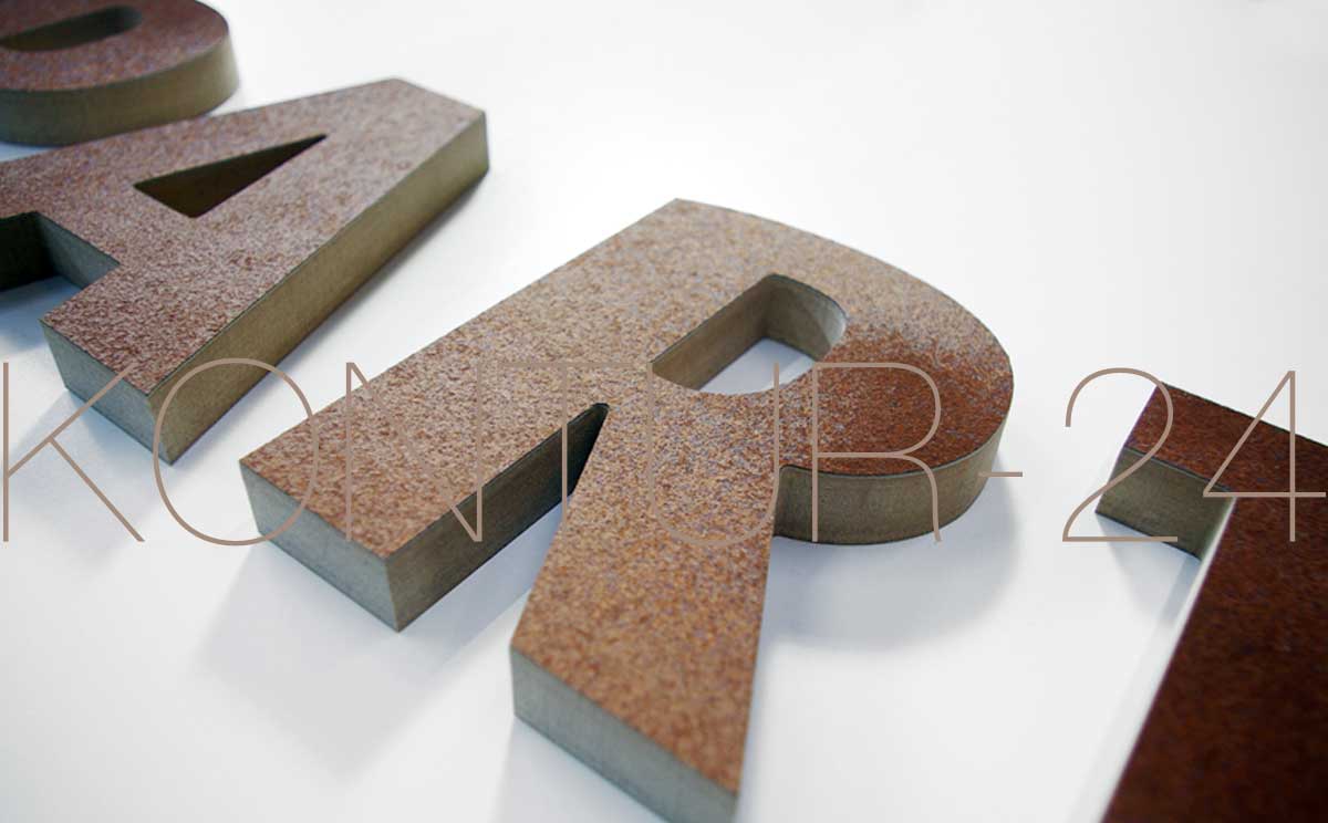 3D Holzbuchstaben MDF-Verbund in 20mm Materialstärke mit Echtrost in Cortenoptik
