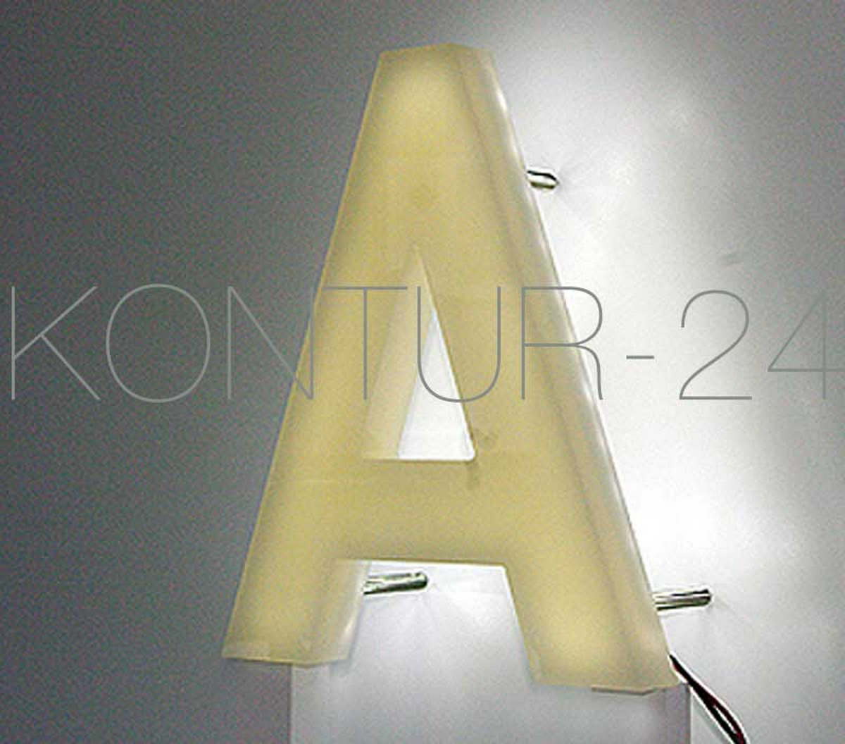 Musterbuchstabe:A / Acryl 18mm transluzent / LED-Vollleuchter